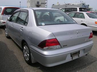 2002 Mitsubishi Lancer Cedia Photos