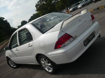 2002 Mitsubishi Lancer Cedia Photos