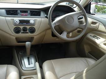 2002 Mitsubishi Lancer Cedia Photos