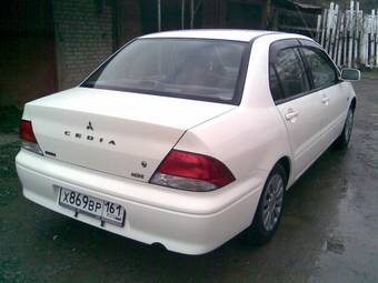 2002 Mitsubishi Lancer Cedia Photos