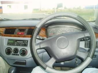 2002 Mitsubishi Lancer Cedia Photos