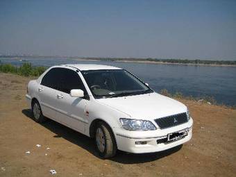 2002 Mitsubishi Lancer Cedia Photos