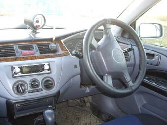 2002 Mitsubishi Lancer Cedia Pictures