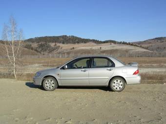 2002 Mitsubishi Lancer Cedia Pics