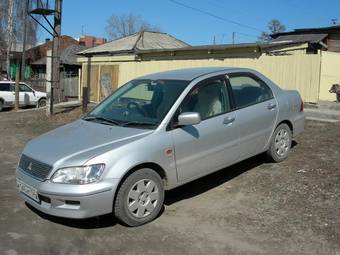 2002 Mitsubishi Lancer Cedia Photos