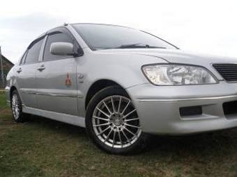 2002 Mitsubishi Lancer Cedia Photos