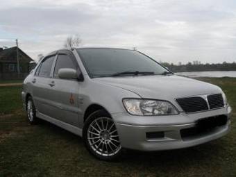 2002 Mitsubishi Lancer Cedia Photos