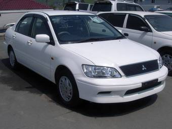 2002 Mitsubishi Lancer Cedia Photos