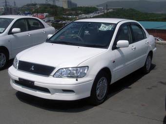 2002 Mitsubishi Lancer Cedia Photos