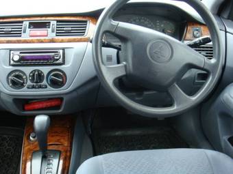 2002 Mitsubishi Lancer Cedia Photos