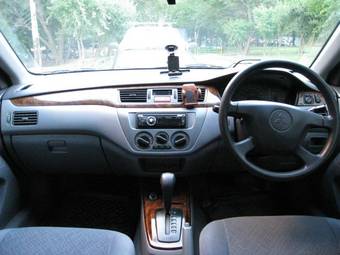 2002 Mitsubishi Lancer Cedia Photos