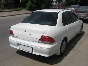 2002 Mitsubishi Lancer Cedia Photos