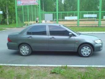 2002 Mitsubishi Lancer Cedia Photos