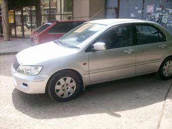 2002 Mitsubishi Lancer Cedia Pictures