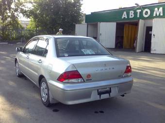 2002 Mitsubishi Lancer Cedia Pictures