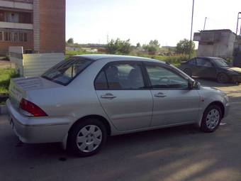 2002 Mitsubishi Lancer Cedia Photos