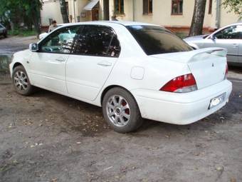 2002 Mitsubishi Lancer Cedia Photos