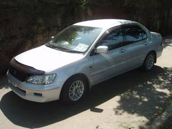 2002 Mitsubishi Lancer Cedia Photos