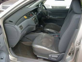 2002 Mitsubishi Lancer Cedia Photos