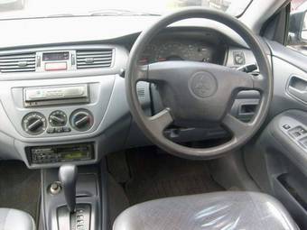 2002 Mitsubishi Lancer Cedia Photos