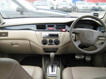 2002 Mitsubishi Lancer Cedia Photos