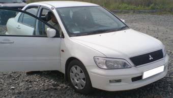 2002 Mitsubishi Lancer Cedia Pics