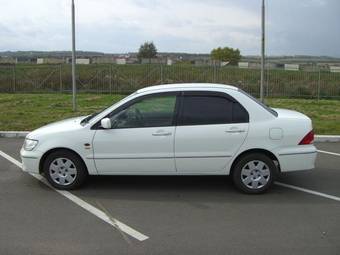 2002 Mitsubishi Lancer Cedia Pictures