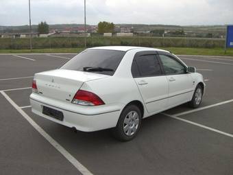 2002 Mitsubishi Lancer Cedia Photos