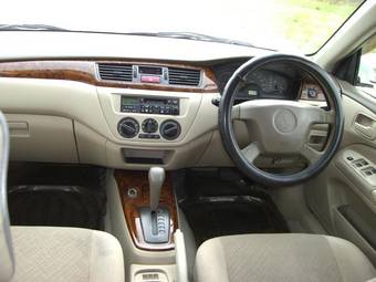 2002 Mitsubishi Lancer Cedia Photos