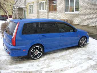 2003 Mitsubishi Lancer Cedia Pictures