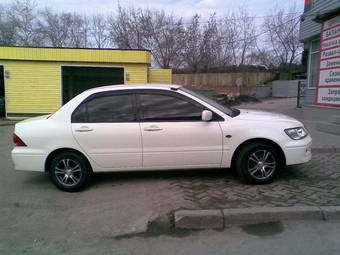 2003 Mitsubishi Lancer Cedia Pictures