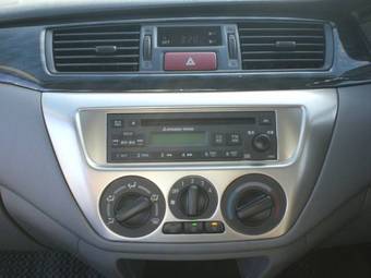 2003 Mitsubishi Lancer Cedia Pictures