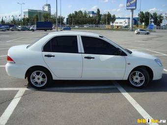 2003 Mitsubishi Lancer Cedia Pictures