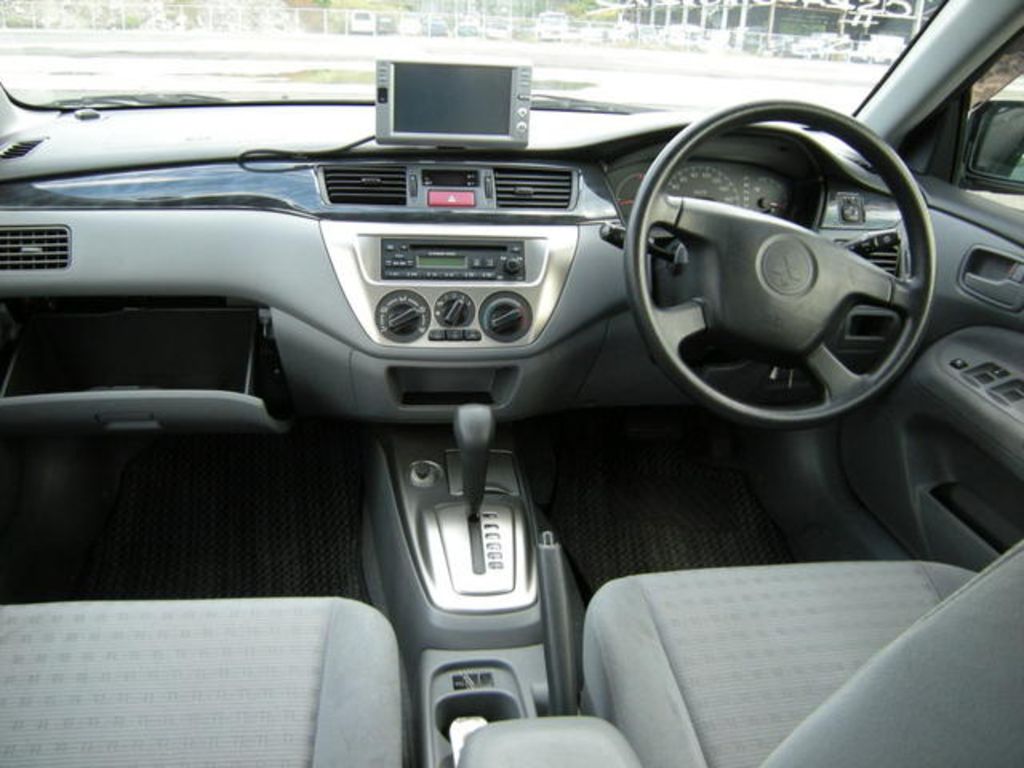 2004 Mitsubishi Lancer Cedia