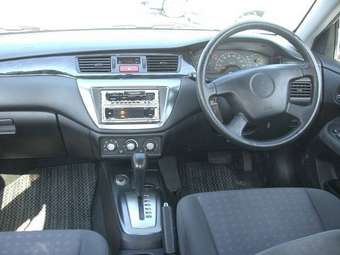 2004 Mitsubishi Lancer Cedia Pictures