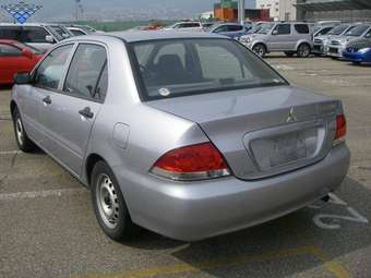 2004 Mitsubishi Lancer Cedia Photos