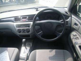 2004 Mitsubishi Lancer Cedia Images