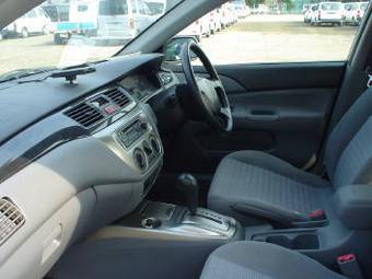 2004 Mitsubishi Lancer Cedia Photos