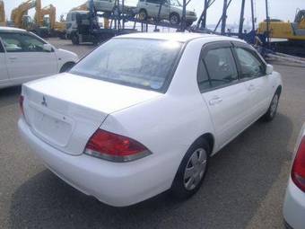 2004 Mitsubishi Lancer Cedia Photos