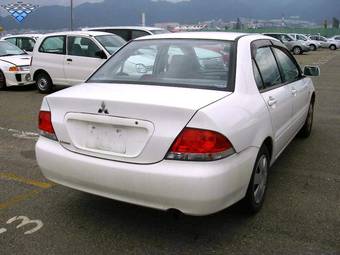 2004 Mitsubishi Lancer Cedia Pictures