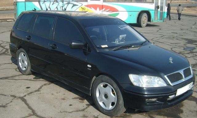 2000 Mitsubishi Lancer Cedia Wagon