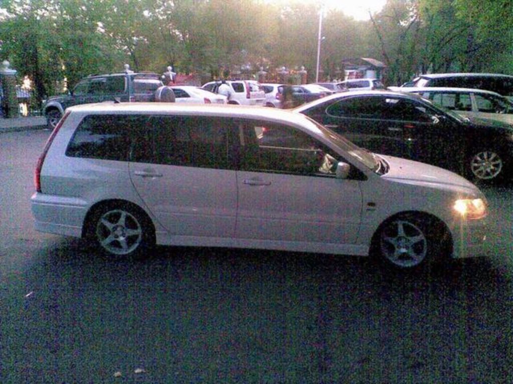 2001 Mitsubishi Lancer Cedia Wagon