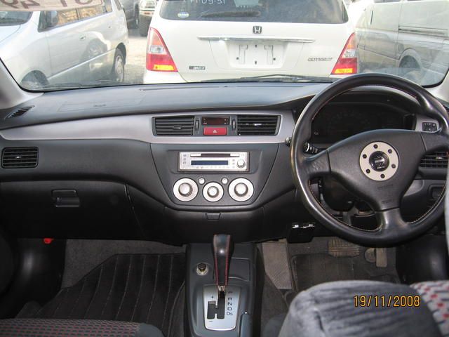 2001 Mitsubishi Lancer Cedia Wagon