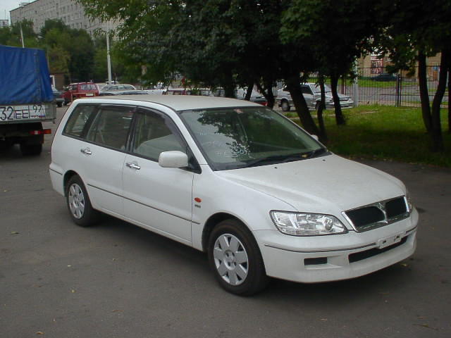 2001 Mitsubishi Lancer Cedia Wagon Photos