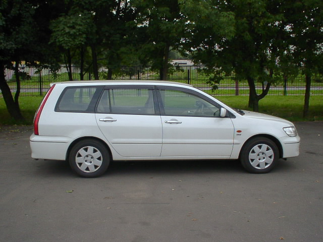 2001 Mitsubishi Lancer Cedia Wagon Photos