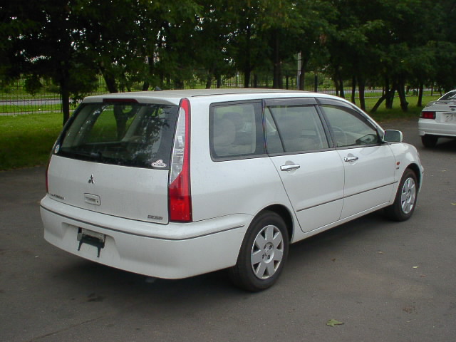 2001 Mitsubishi Lancer Cedia Wagon Pictures