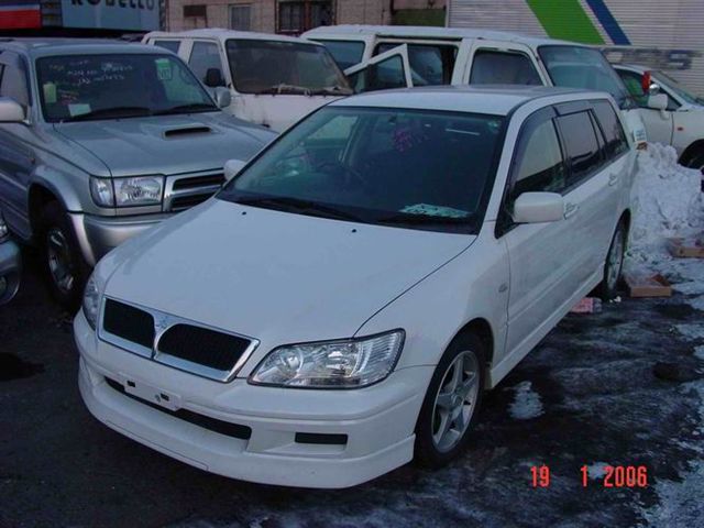 2001 Mitsubishi Lancer Cedia Wagon Photos