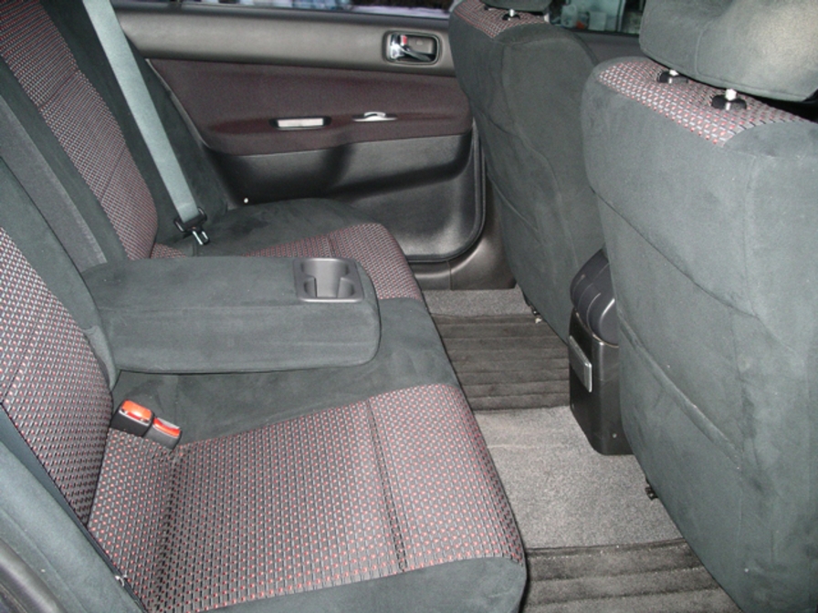 2002 Mitsubishi Lancer Cedia Wagon Wallpapers