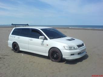 2002 Mitsubishi Lancer Cedia Wagon Photos