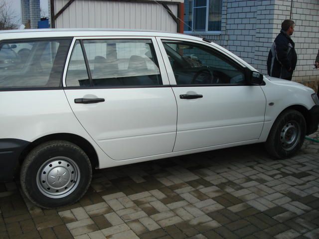 2004 Mitsubishi Lancer Cedia Wagon